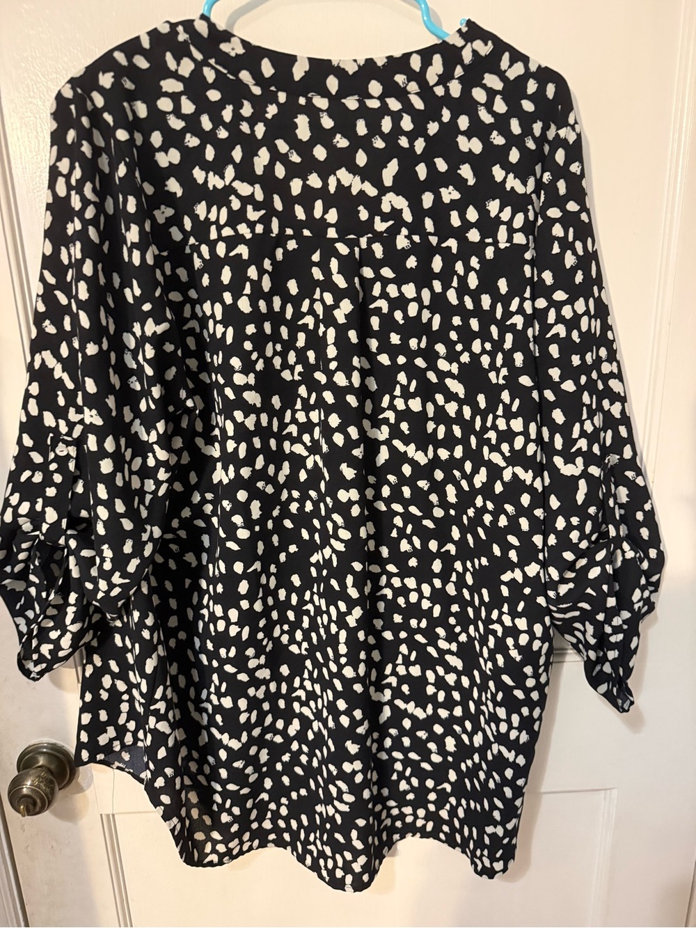 Black & White Dot Print V-Neck Women's Blouse - Picture 4 of 5